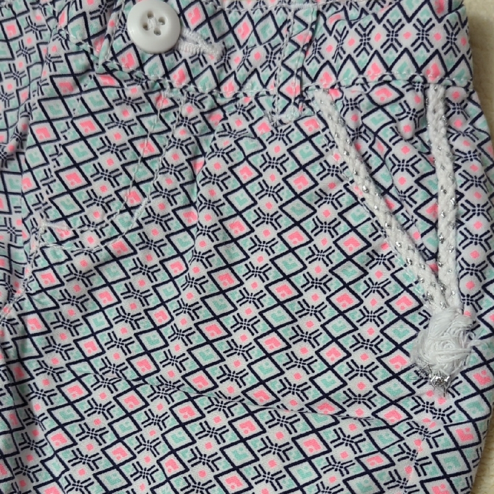 Geometric Patterned Shorts - Picture 3 of 3